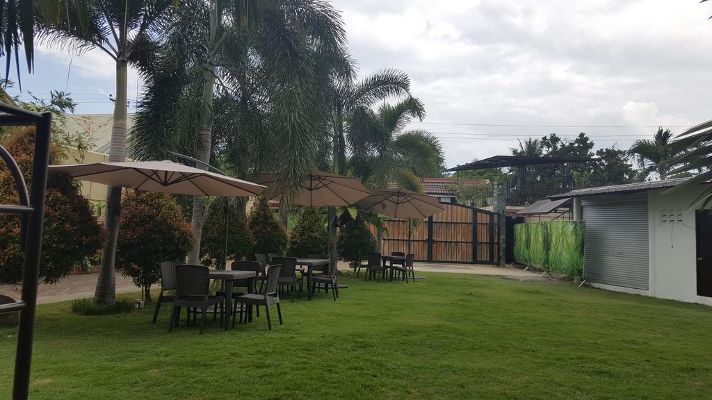Mactan Breeze - Airport Bed And Breakfast Мактан Екстериор снимка
