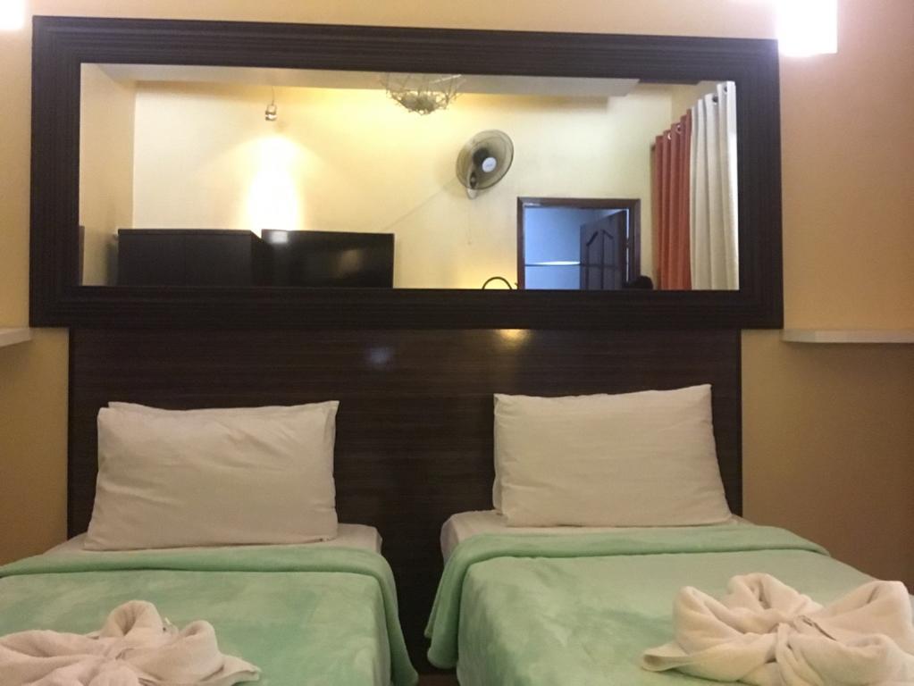 Mactan Breeze - Airport Bed And Breakfast Мактан Екстериор снимка