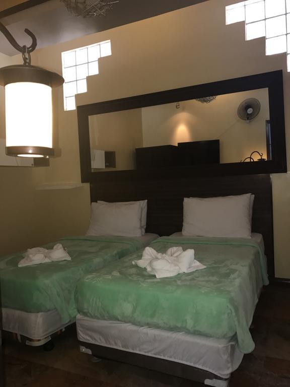 Mactan Breeze - Airport Bed And Breakfast Мактан Екстериор снимка